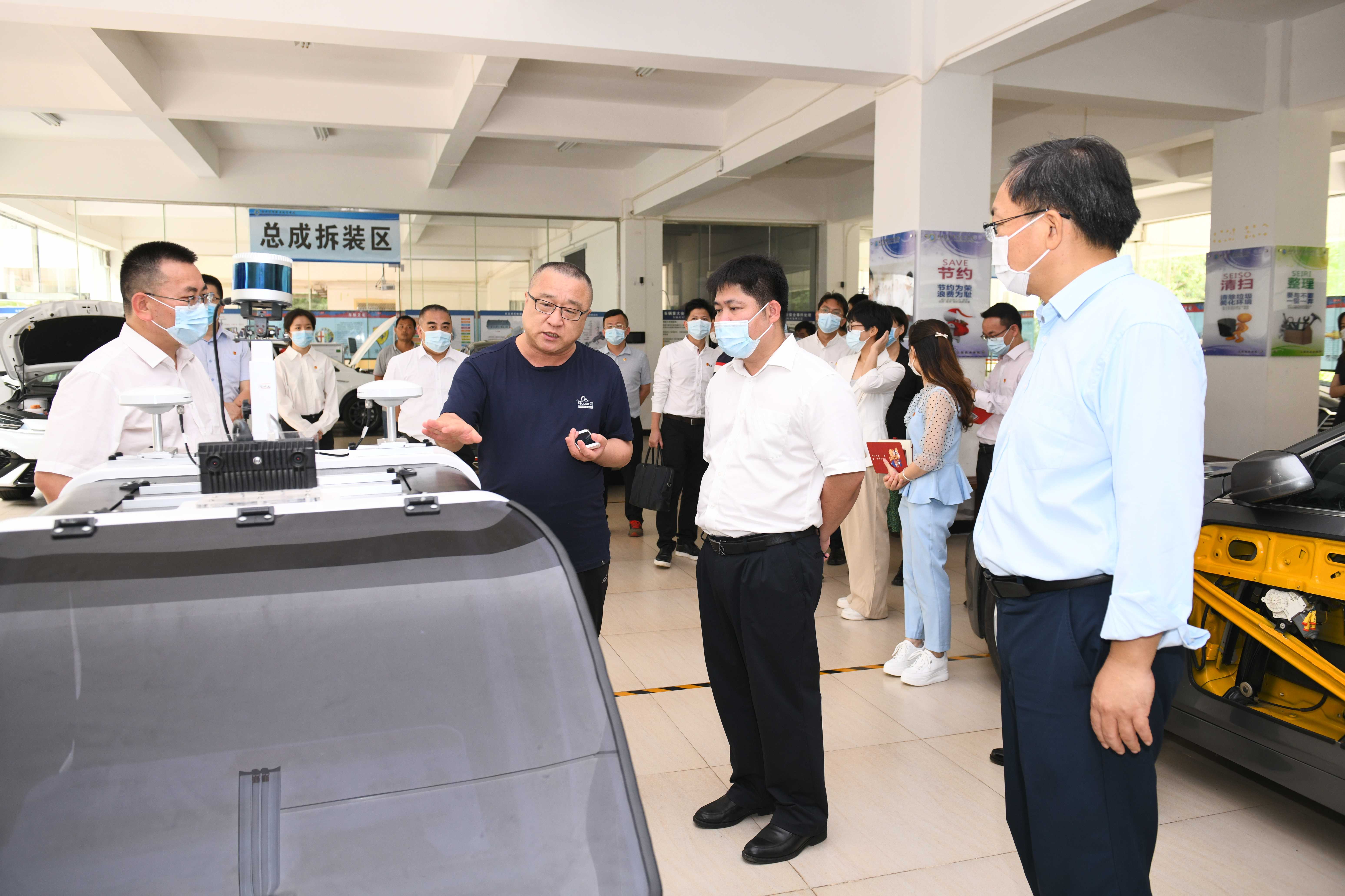 海南省高校共青团重点工作推进会暨高校促进就业工作交流会顺利召开